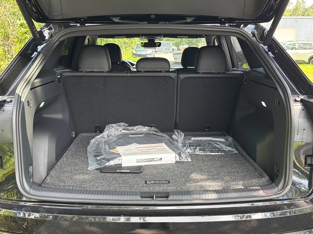New 2026 Volkswagen Atlas Cross Sport SE AWD/4WD image 14