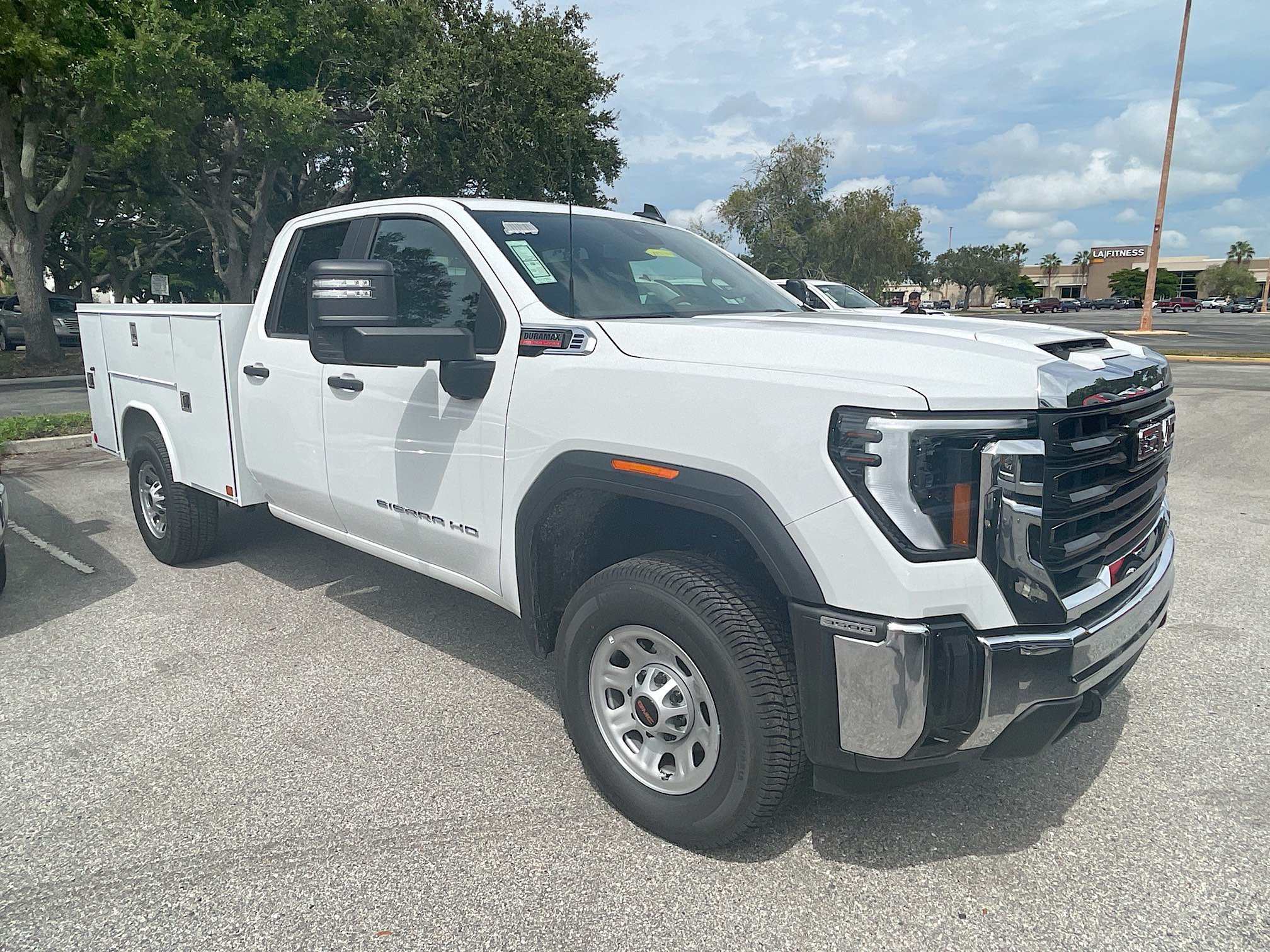 New 2024 GMC Sierra 3500 Pro w/ Convenience Package