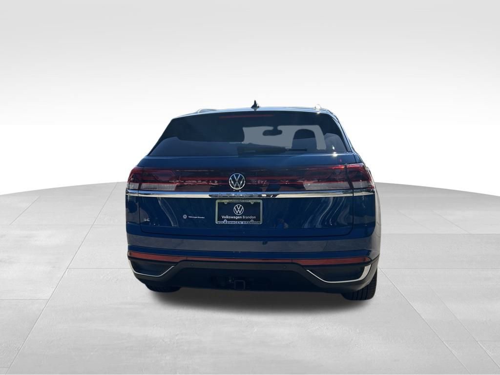 Used 2025 Volkswagen Atlas Cross Sport SE w/ Panoramic Sunroof Package image 4