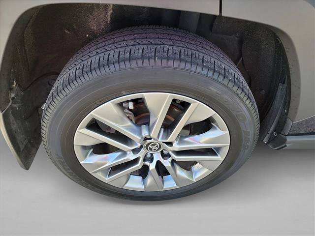 Used 2023 Toyota RAV4 XLE Premium FWD image 11