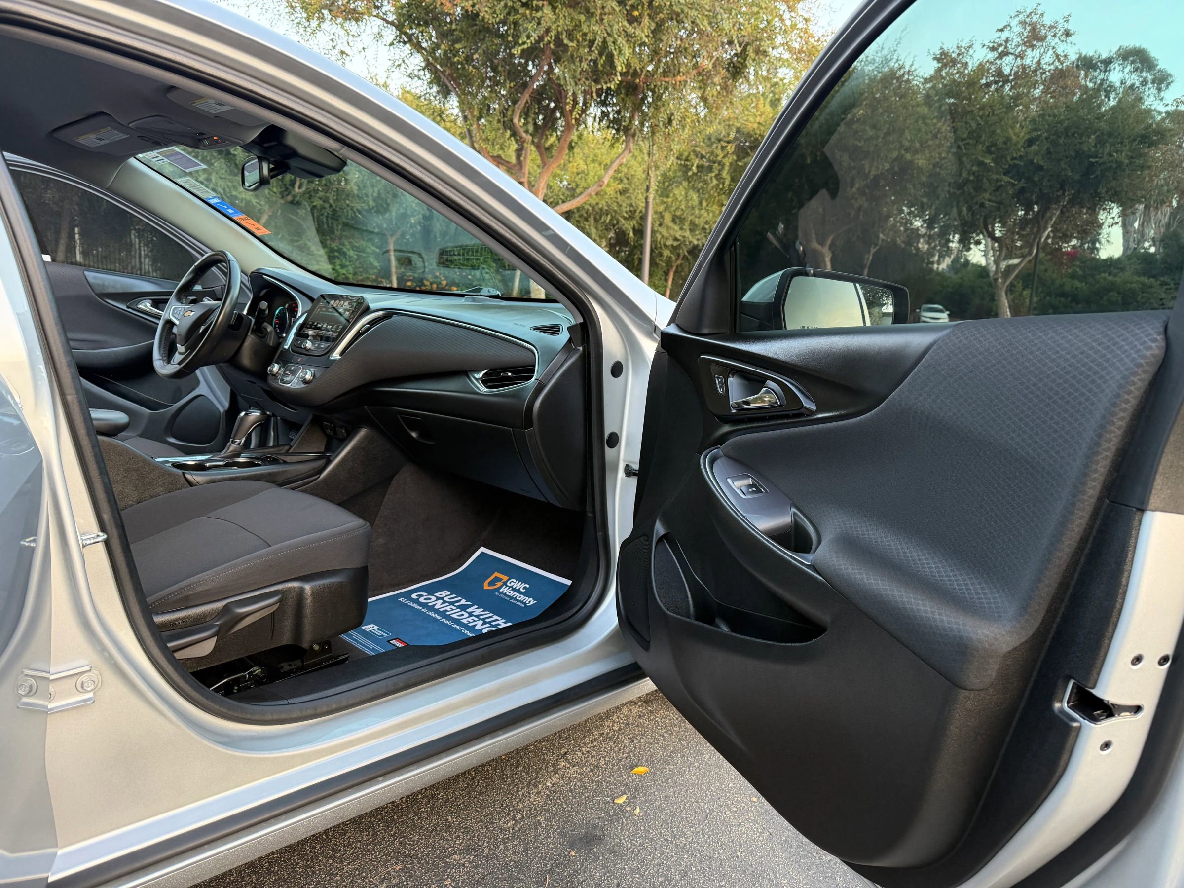 Used 2018 Chevrolet Malibu LT w/ Driver Confidence Package image 14