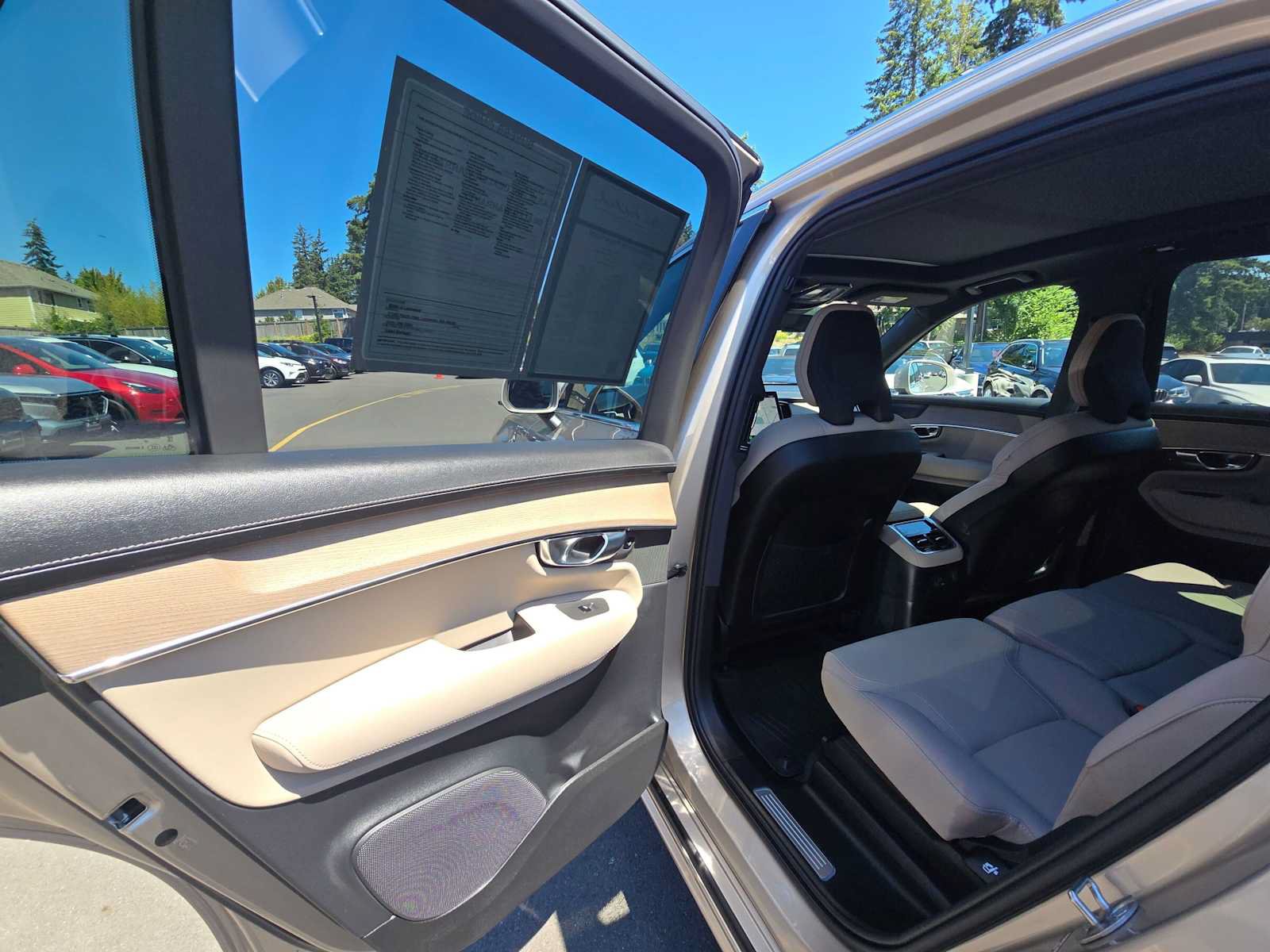 Used 2026 Volvo XC90 T8 Plus w/ Protection Package Premier AWD/4WD image 15