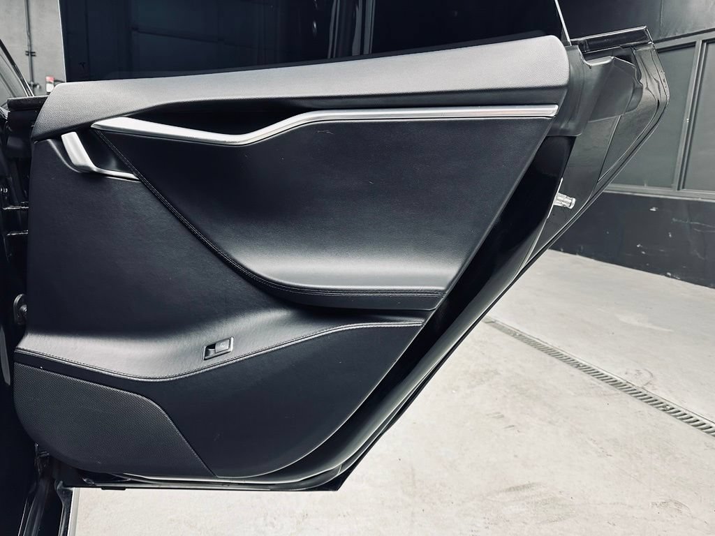 Used 2013 Tesla Model S Performance RWD image 19