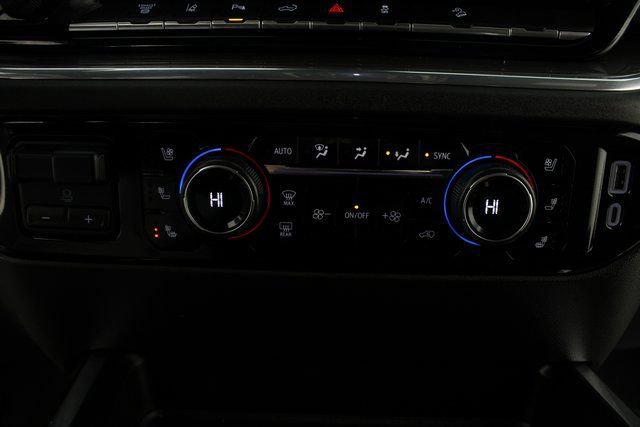 Used 2024 Chevrolet Silverado 3500 High Country w/ Technology Package image 8