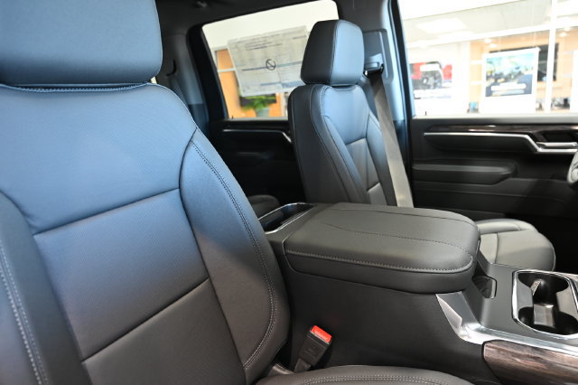 New 2026 Chevrolet Silverado 3500 LTZ w/ LTZ Plus Package AWD/4WD image 11