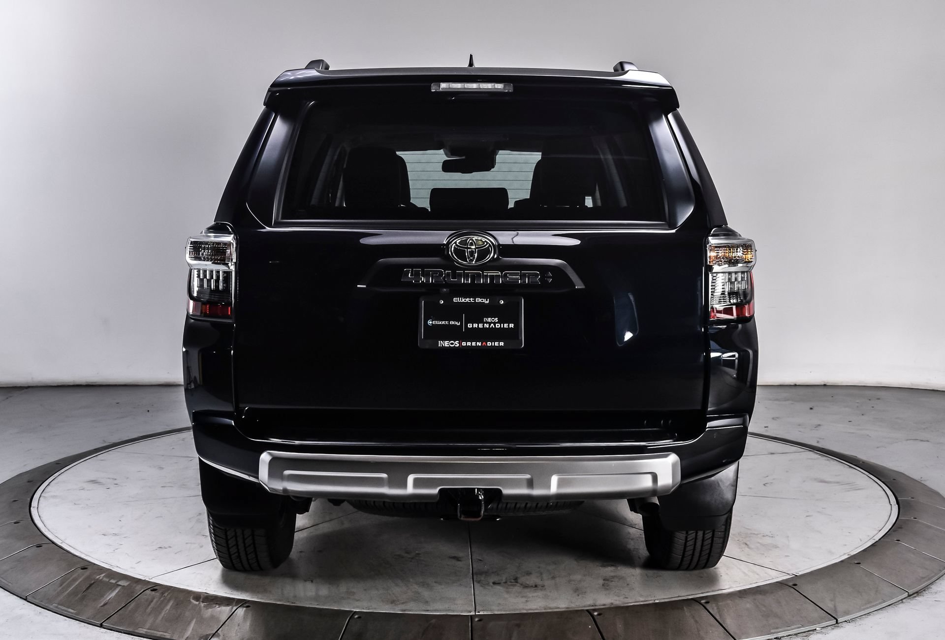 Used 2024 Toyota 4Runner TRD Off-Road Premium w/ Off Road Premium Plus Package AWD/4WD image 5