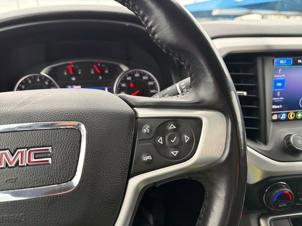 Used 2020 GMC Acadia SLE image 15