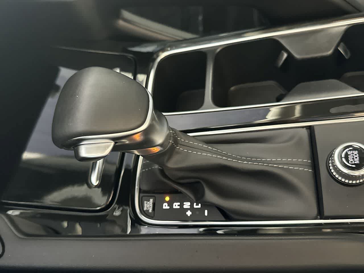 Used 2025 Kia Telluride S FWD image 21