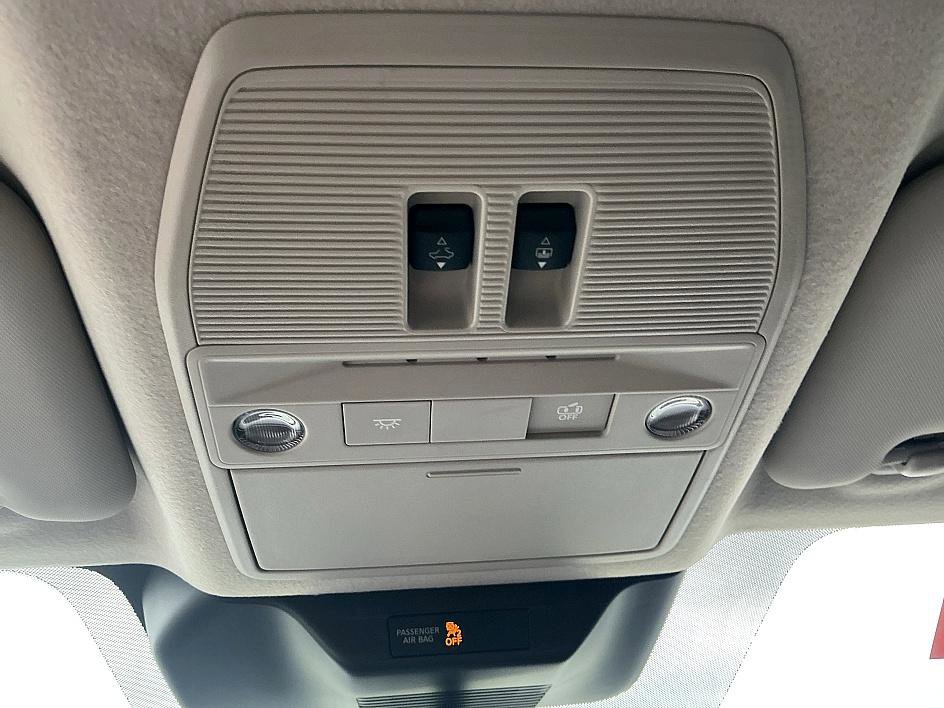 Used 2025 Nissan Kicks SR w/ SR Premium Package image 21