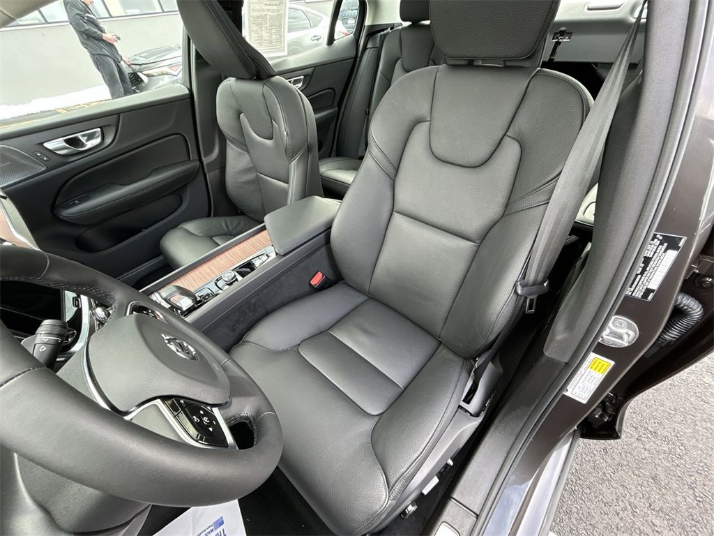 Certified 2025 Volvo S60 B5 Plus image 15