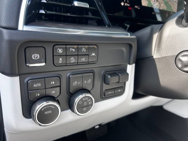 New 2026 Chevrolet Suburban Premier AWD/4WD image 14