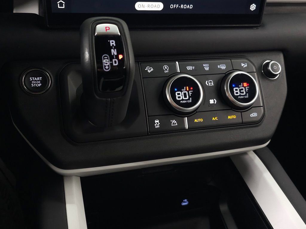 Used 2025 Land Rover Defender 110 S image 33