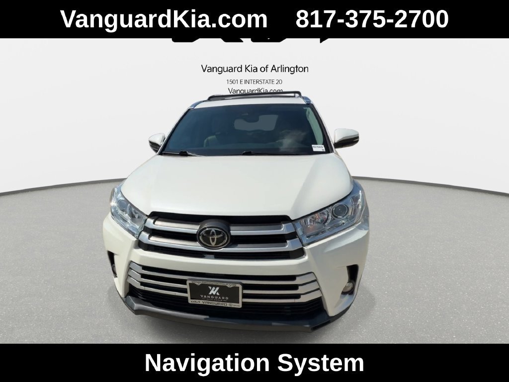 Used 2019 Toyota Highlander XLE FWD image 3