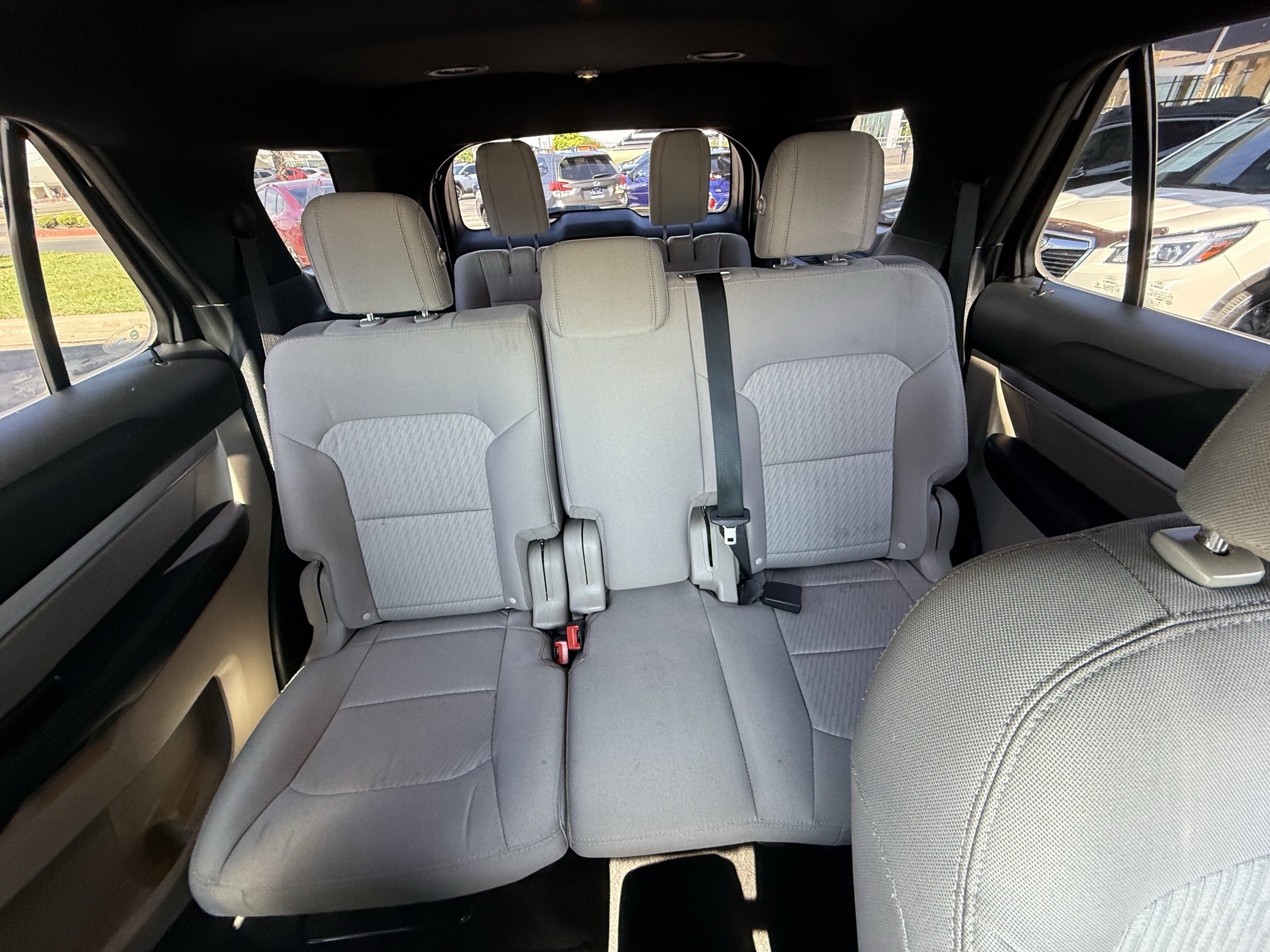 Used 2018 Ford Explorer FWD image 18