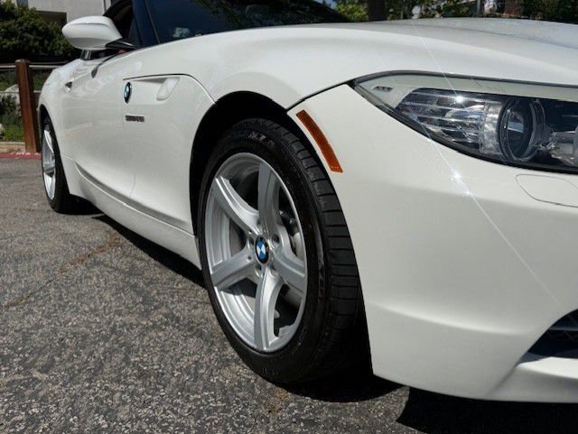 Used 2012 BMW Z4 sDrive28i RWD image 12