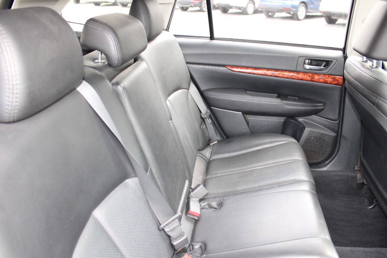 Used 2010 Subaru Outback 2.5i Limited AWD/4WD image 19