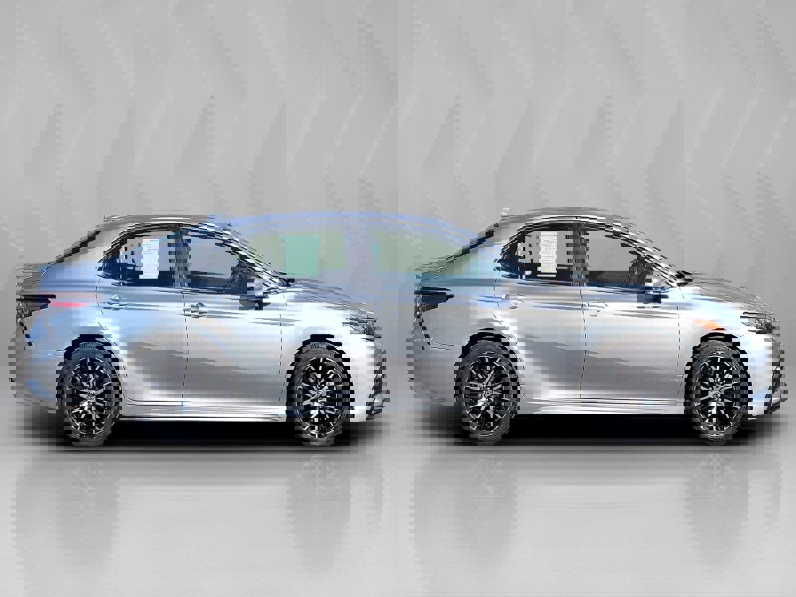 Used 2022 Toyota Camry SE image 6