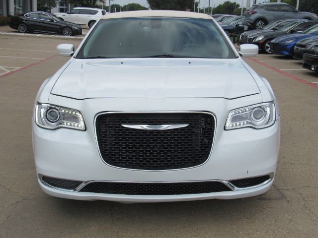 Used 2015 Chrysler 300 Limited image 3