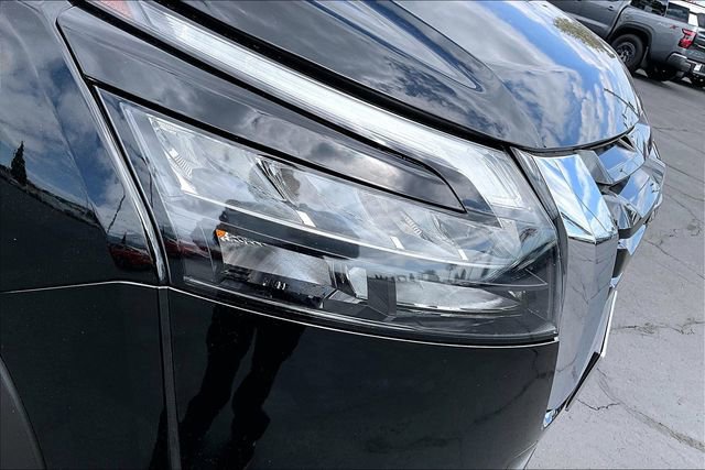 Certified 2024 Nissan Pathfinder SV FWD image 31