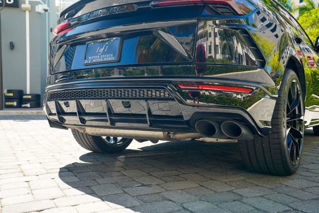 Used 2022 Lamborghini Urus image 46