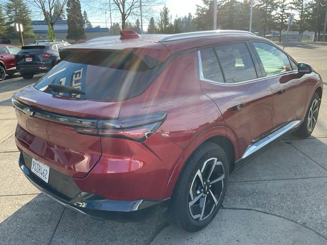 Used 2025 Chevrolet Equinox EV LT w/ Convenience Package image 8