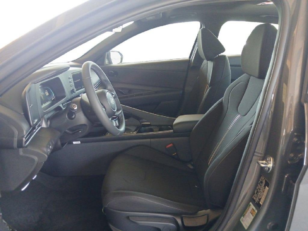 New 2026 Hyundai Elantra SEL Sport FWD image 9