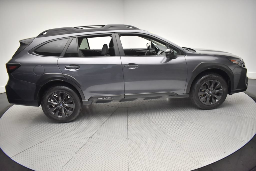 Used 2025 Subaru Outback Onyx Edition AWD/4WD image 4