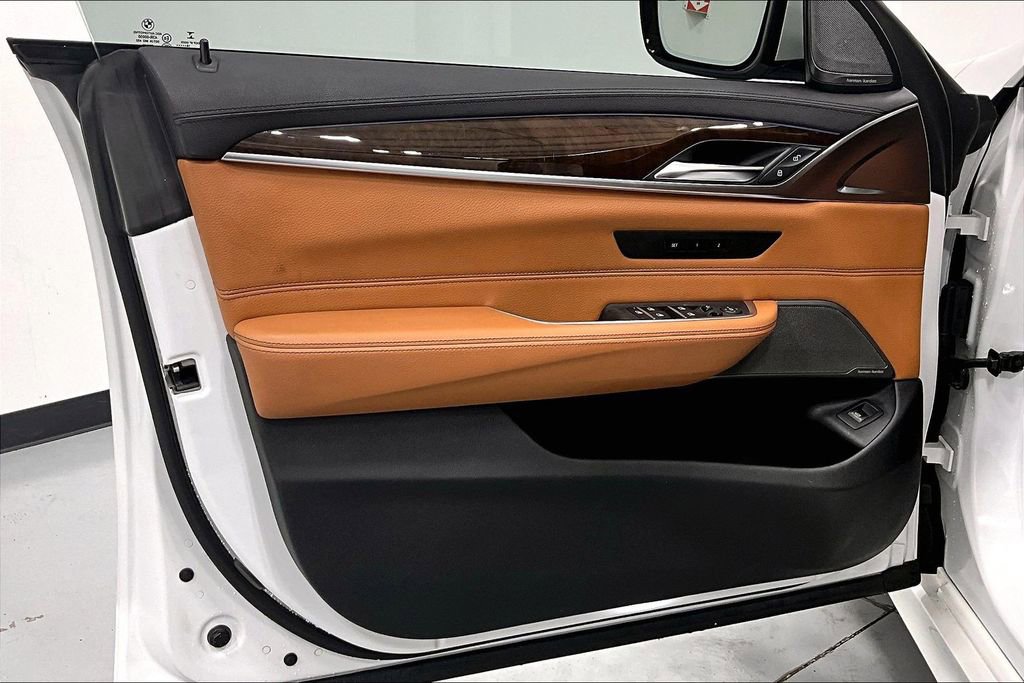 Used 2019 BMW 640i Gran Turismo xDrive w/ M Sport Package image 15