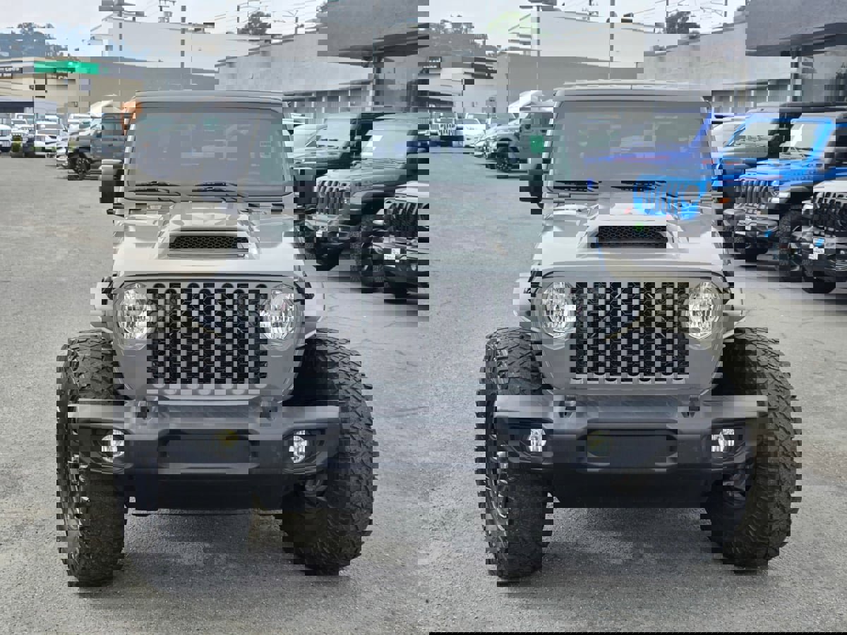 Used 2022 Jeep Gladiator Sport image 5