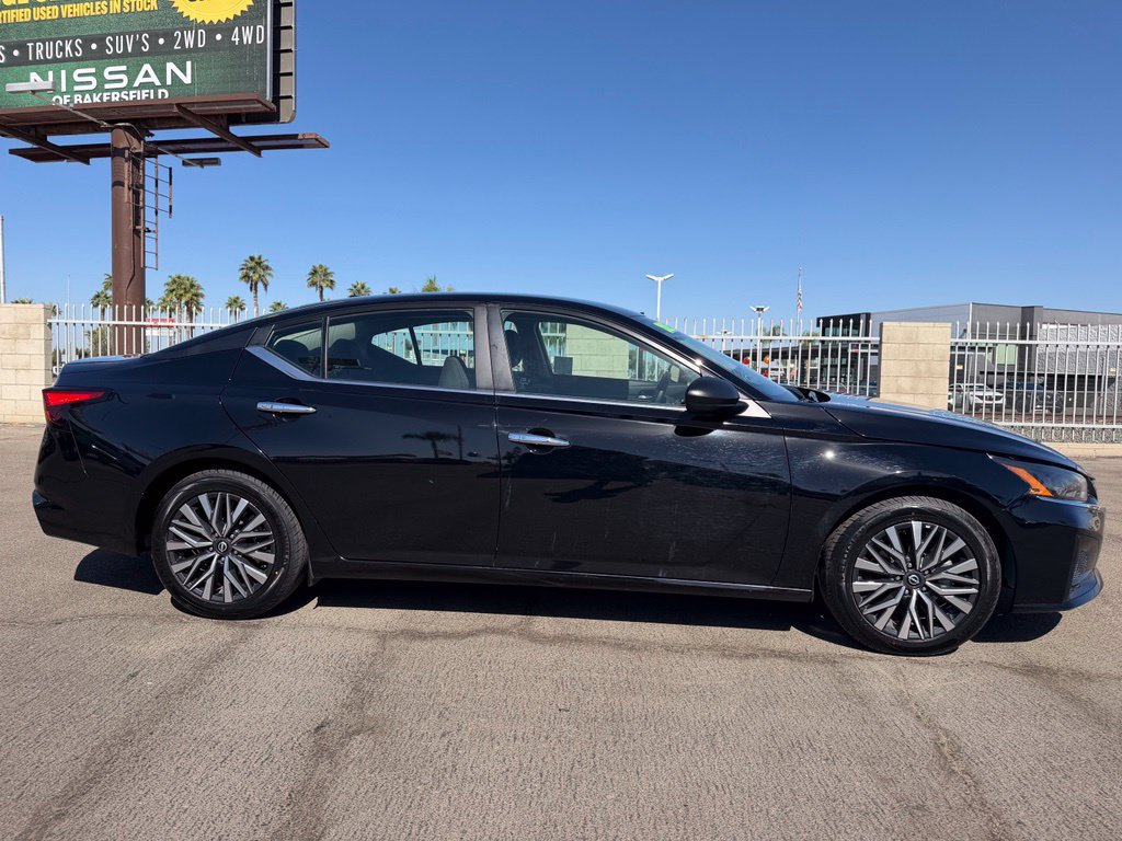 Used 2025 Nissan Altima 2.5 SV FWD image 7
