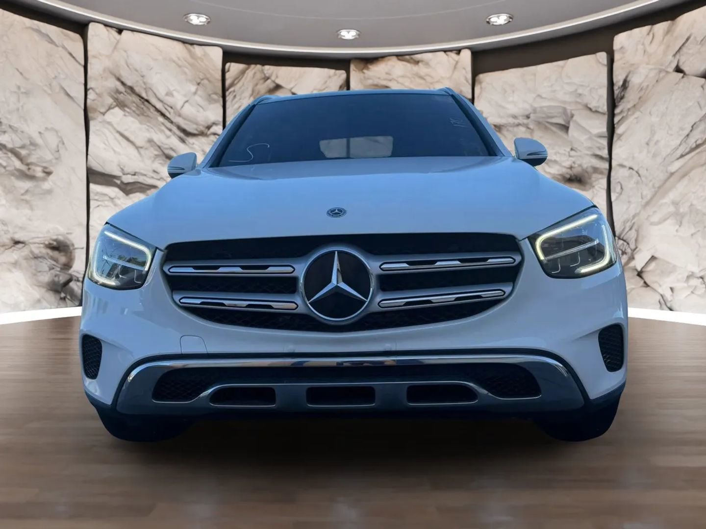 Used 2020 Mercedes-Benz GLC 300 4MATIC w/ Premium Package image 2