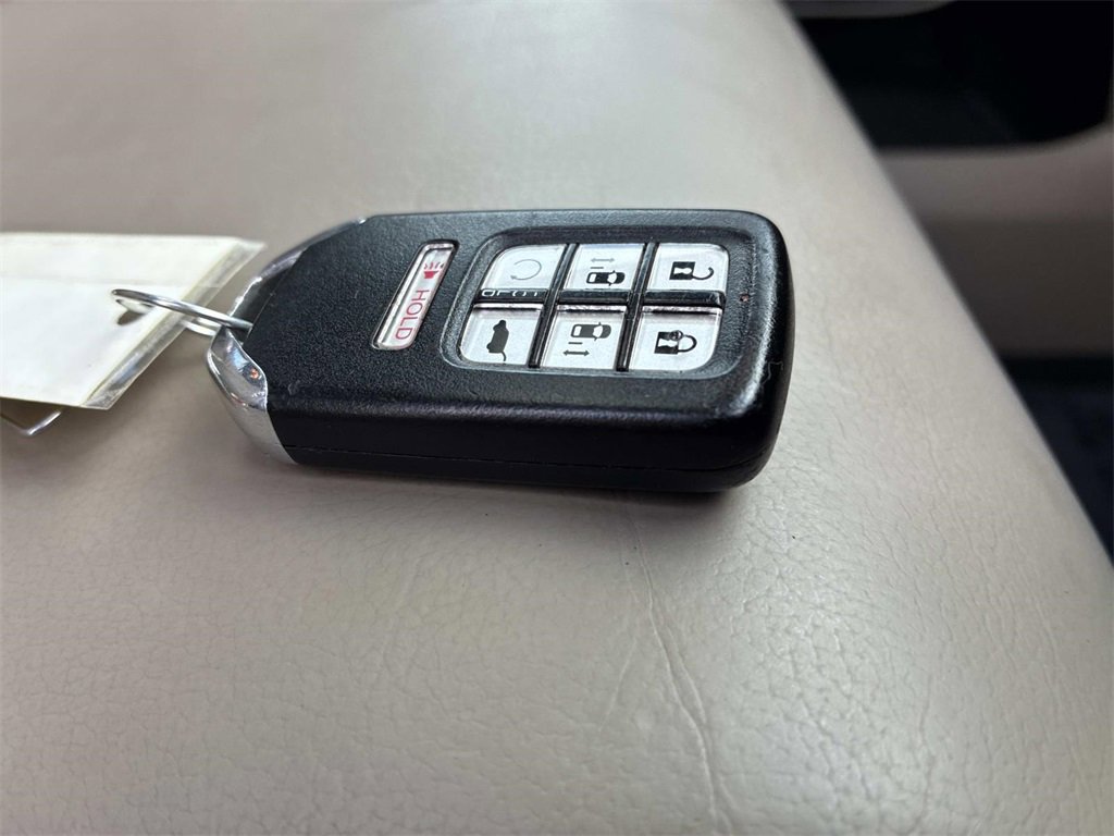 Used 2023 Honda Odyssey Touring image 9