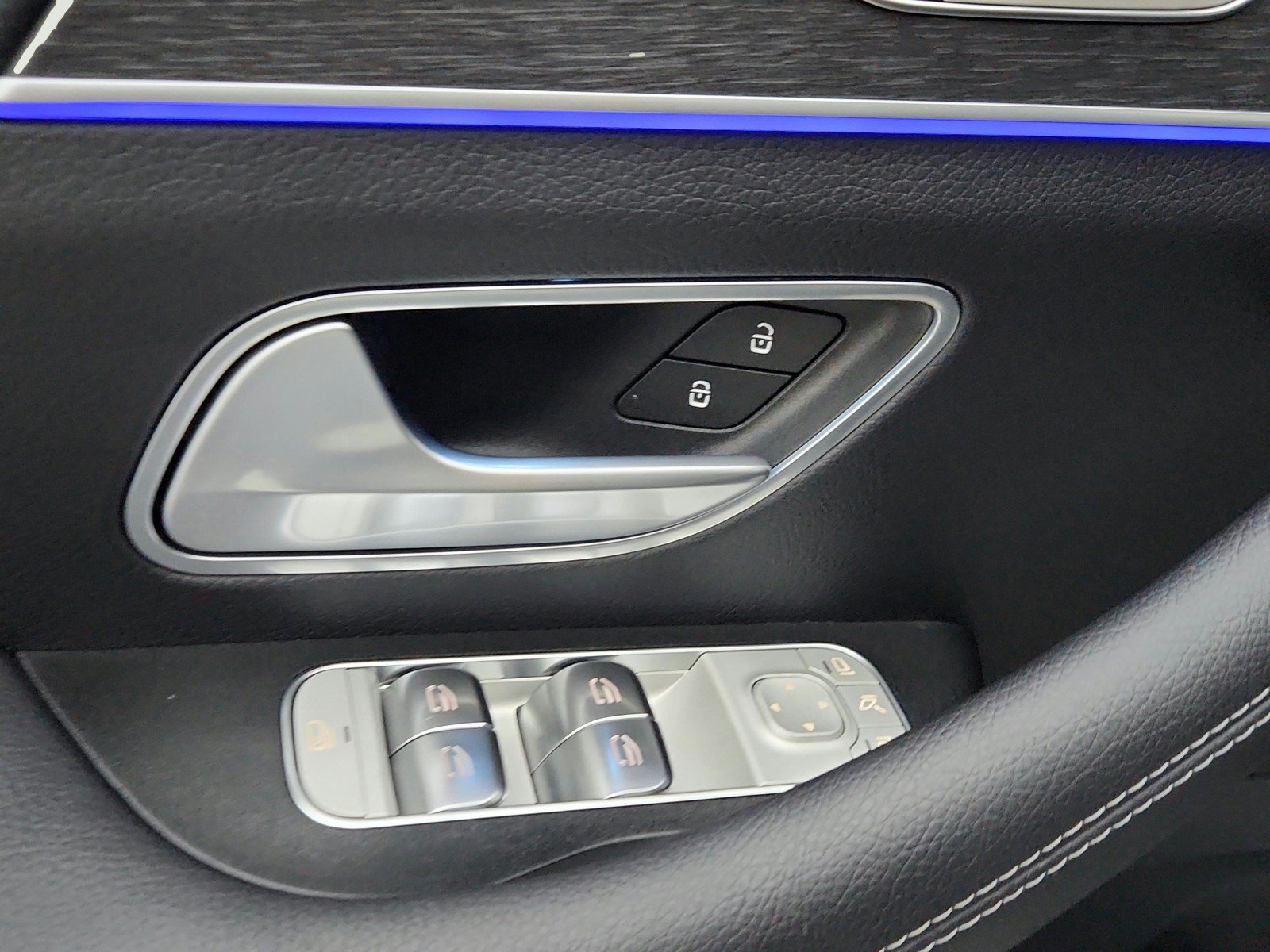 Certified 2025 Mercedes-Benz GLS 450 4MATIC image 26