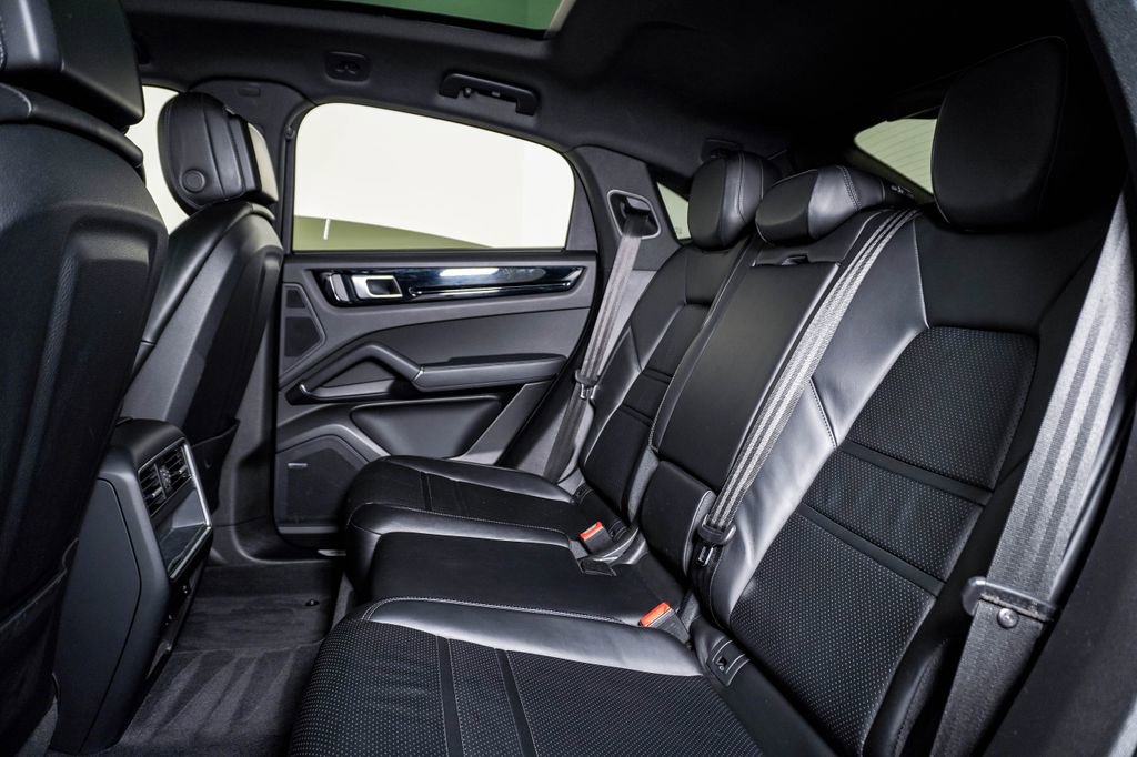 Certified 2023 Porsche Cayenne S image 17