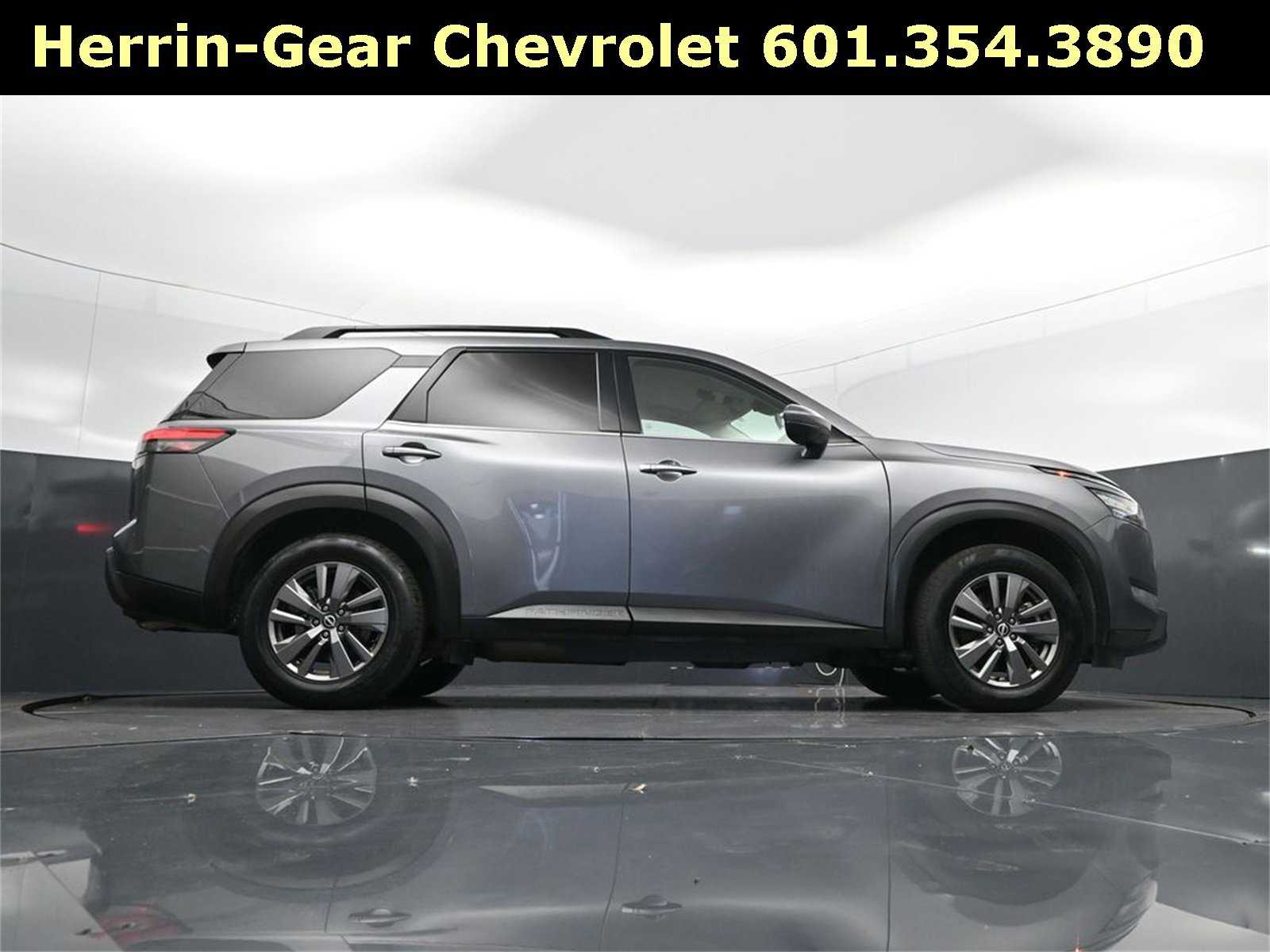Used 2022 Nissan Pathfinder SV image 45