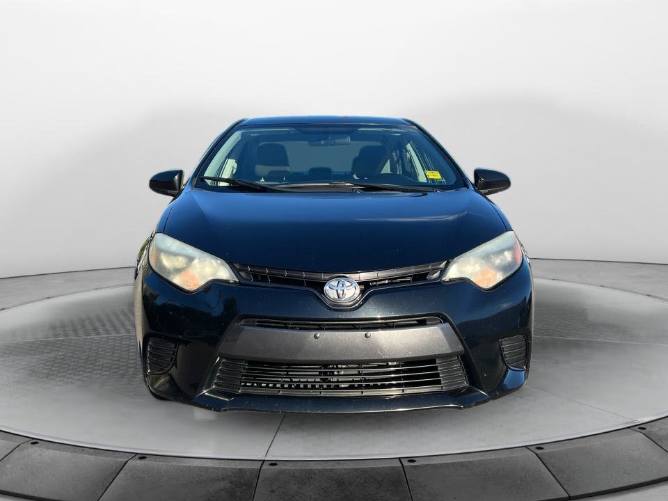 Used 2015 Toyota Corolla LE FWD image 2