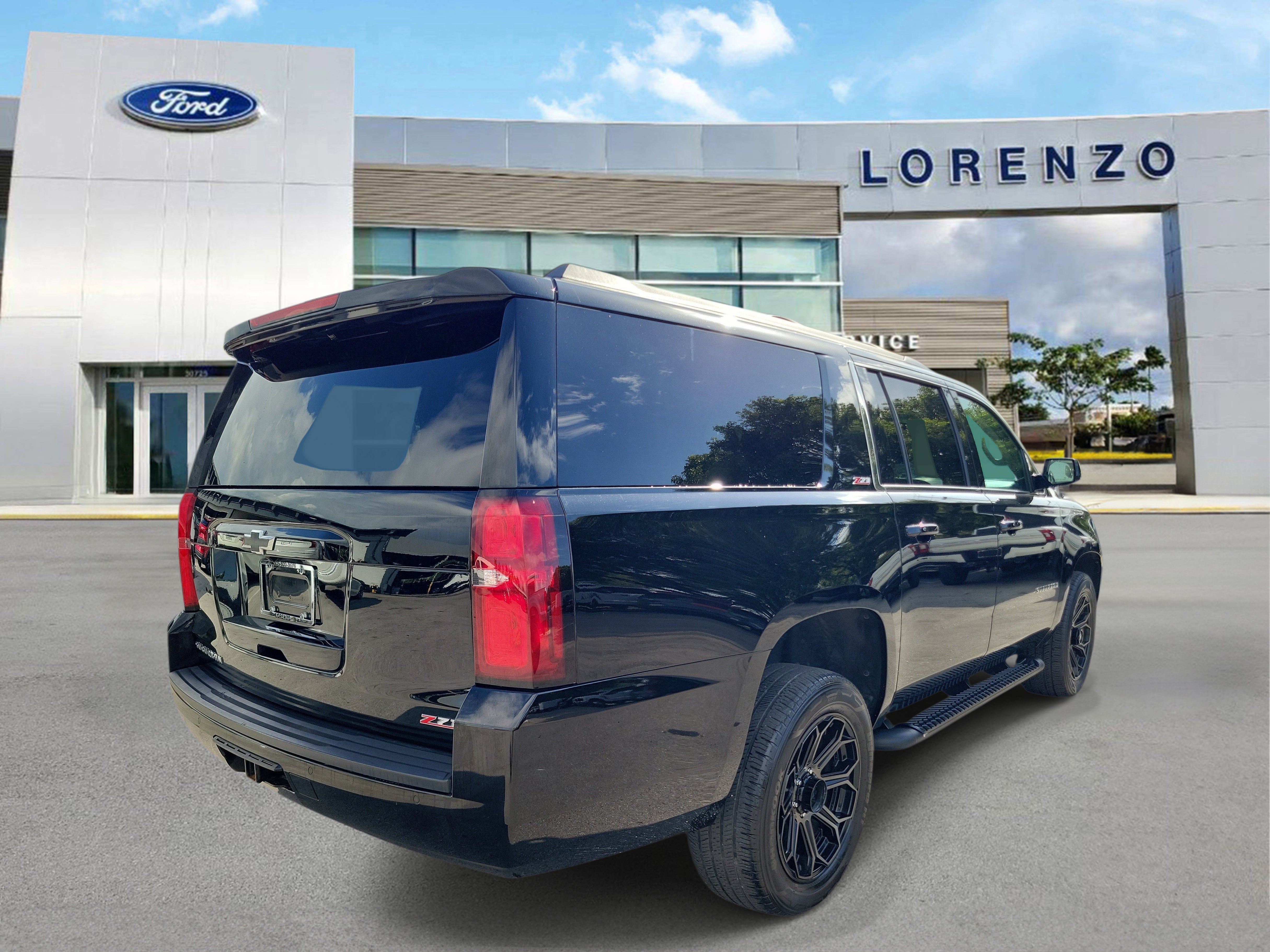 Used 2020 Chevrolet Suburban LT AWD/4WD image 5