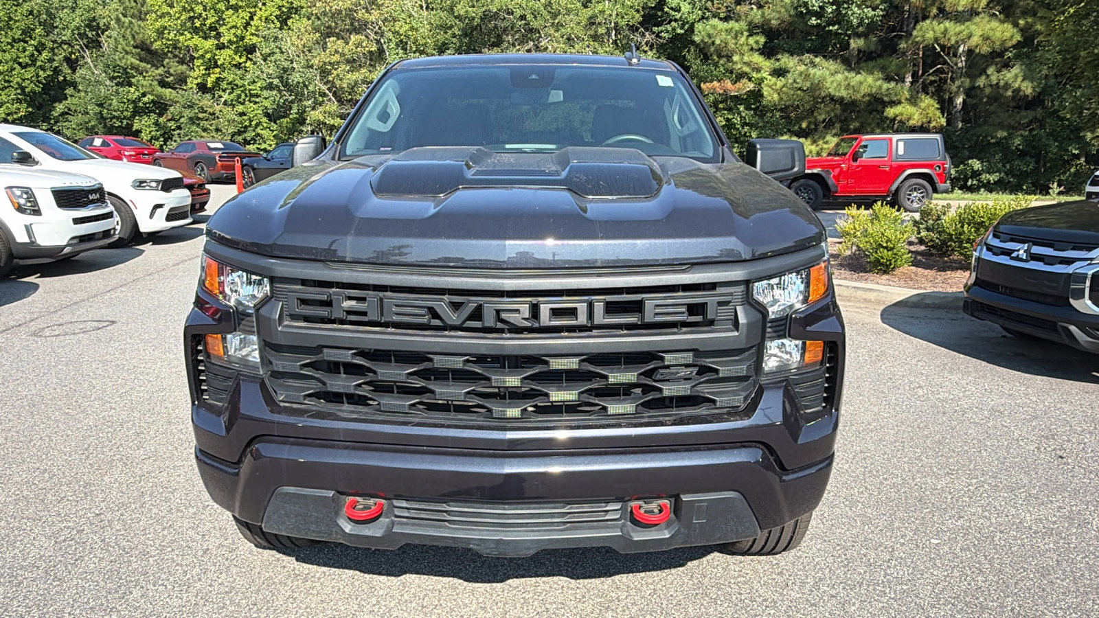Used 2024 Chevrolet Silverado 1500 Custom Trail Boss w/ LPO, Dark Essentials Package AWD/4WD image 3