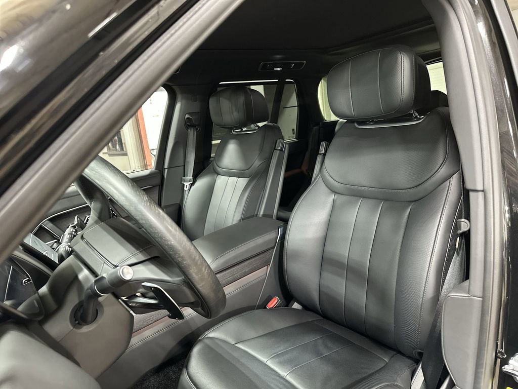 Used 2025 Land Rover Range Rover Autobiography image 13