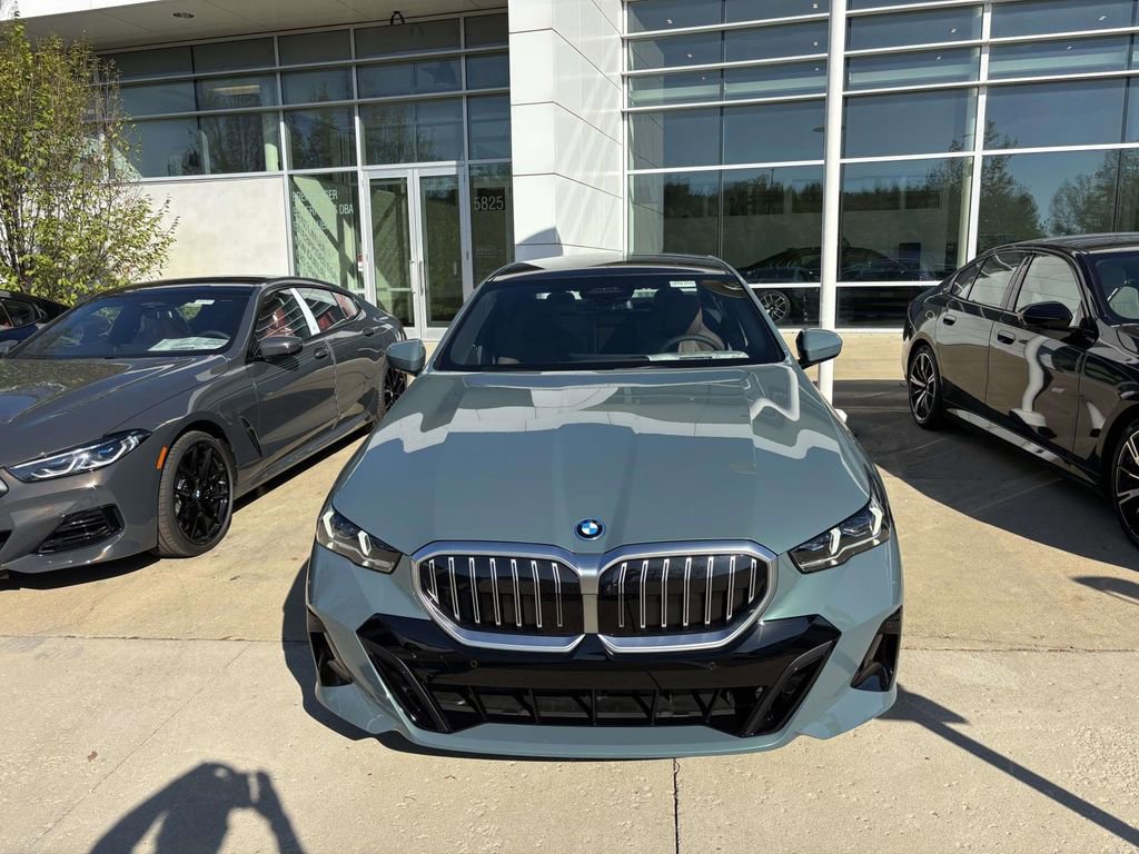 New 2026 BMW 550e xDrive w/ Executive Package image 2