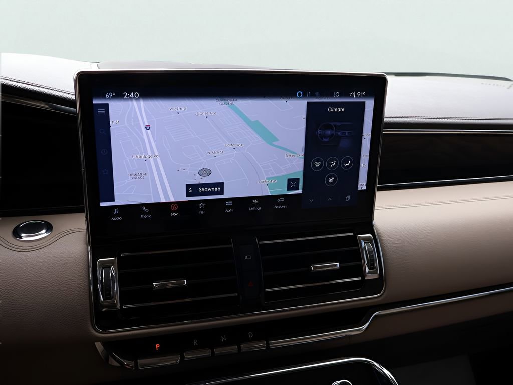 Used 2024 Lincoln Navigator Premiere image 22