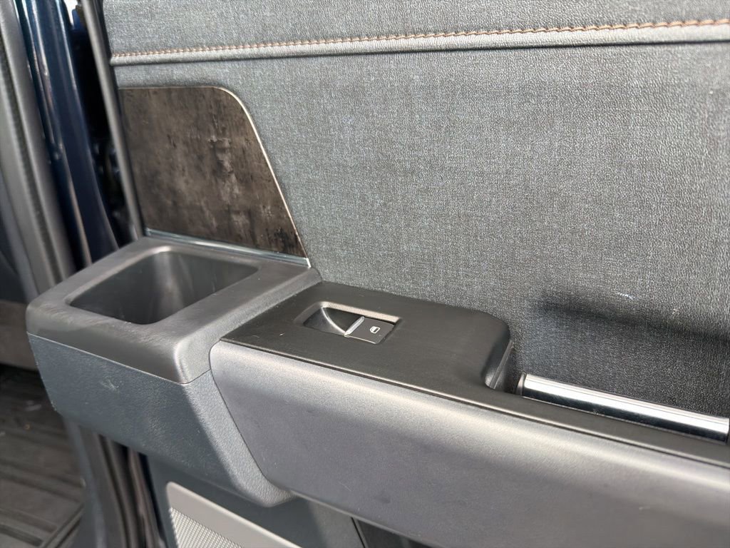 Used 2022 Ford F150 Lightning Lariat image 29