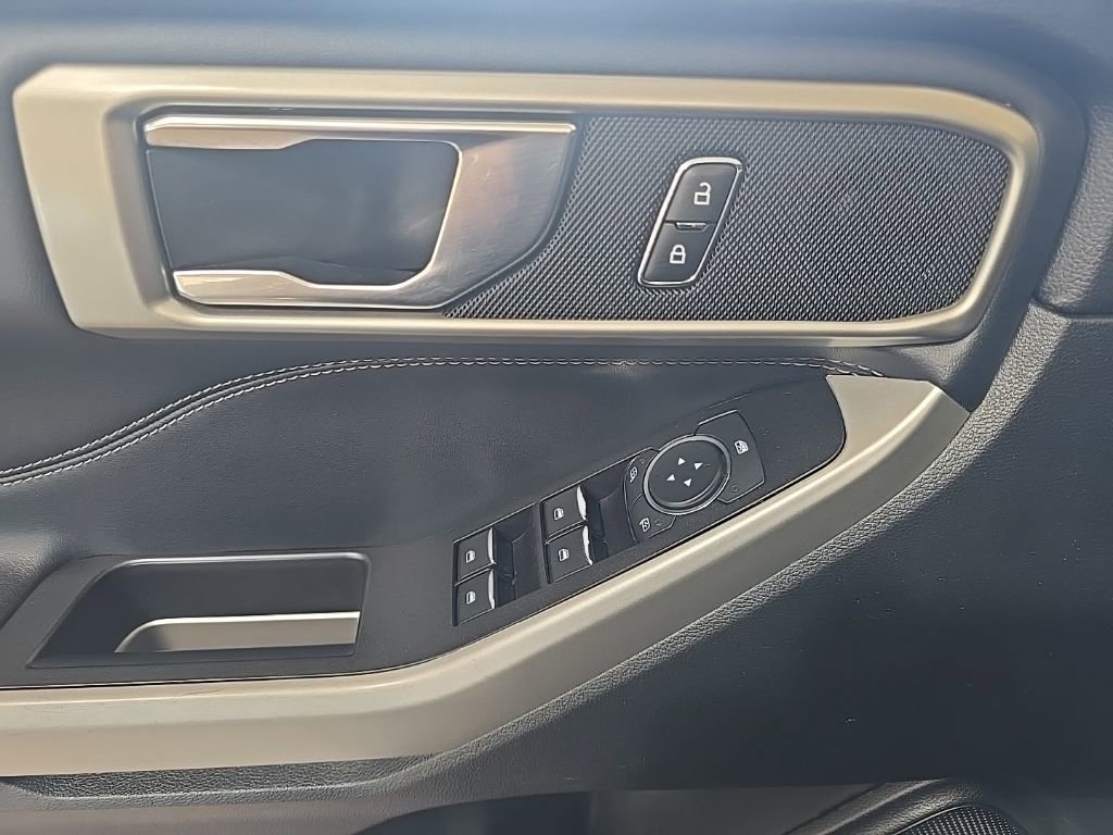 Used 2020 Ford Explorer XLT w/ Equipment Group 202A image 12