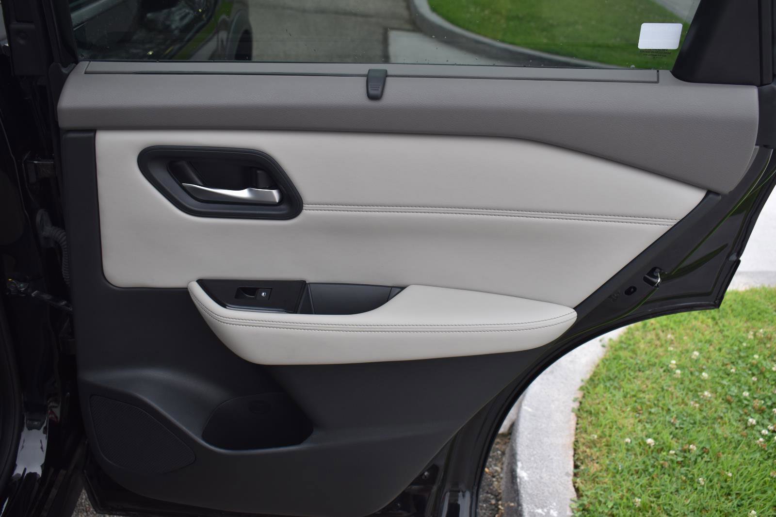 Used 2023 Nissan Rogue SV w/ SV Premium B Package FWD image 57