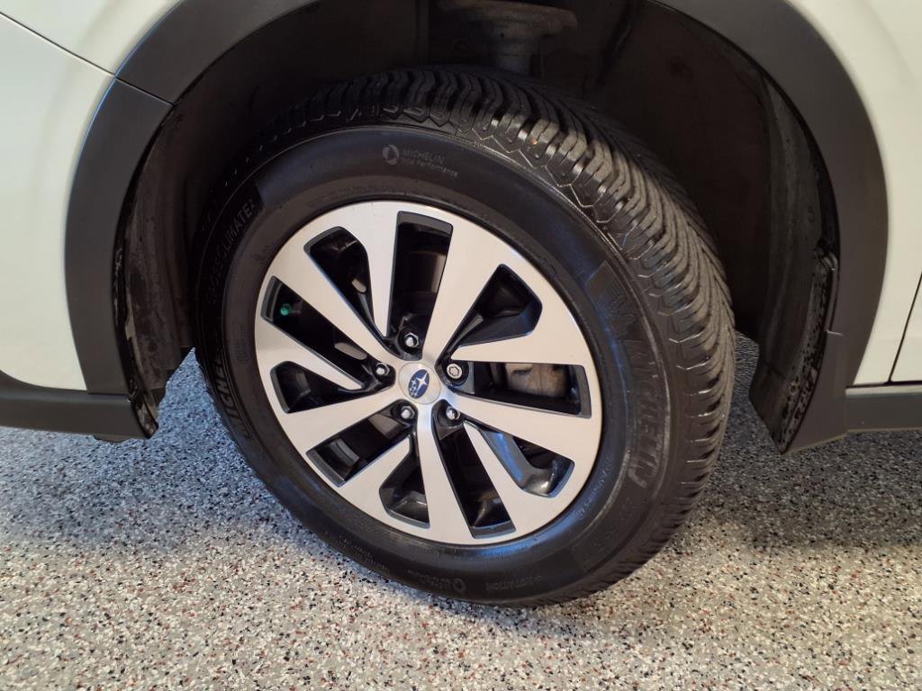 Used 2022 Subaru Outback Premium image 6