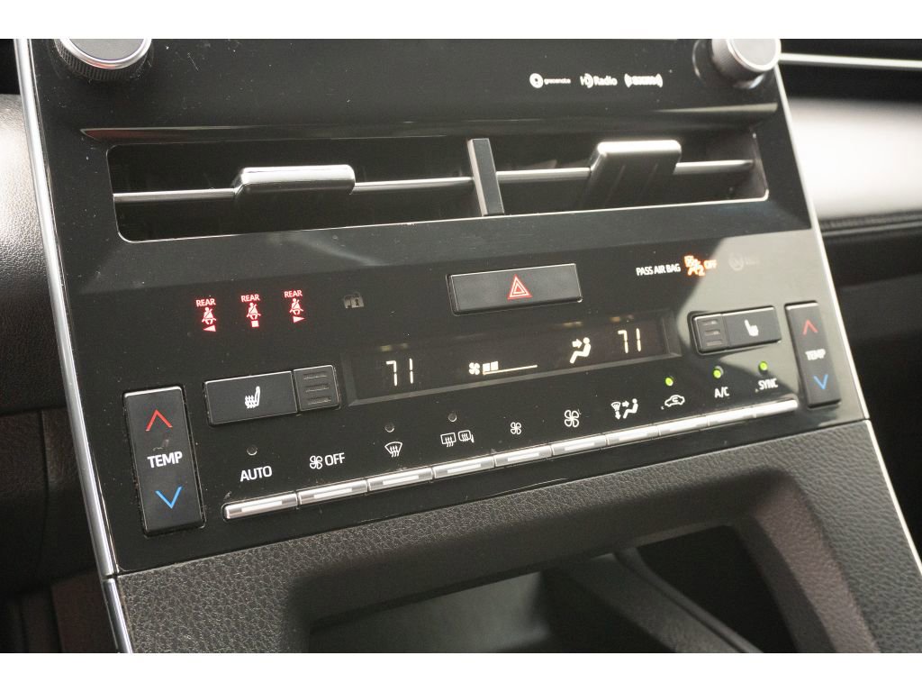 Used 2021 Toyota Avalon XLE image 24