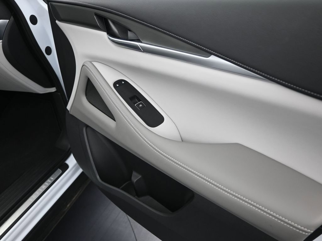 Used 2026 INFINITI QX60 Pure w/ Cargo Package image 25