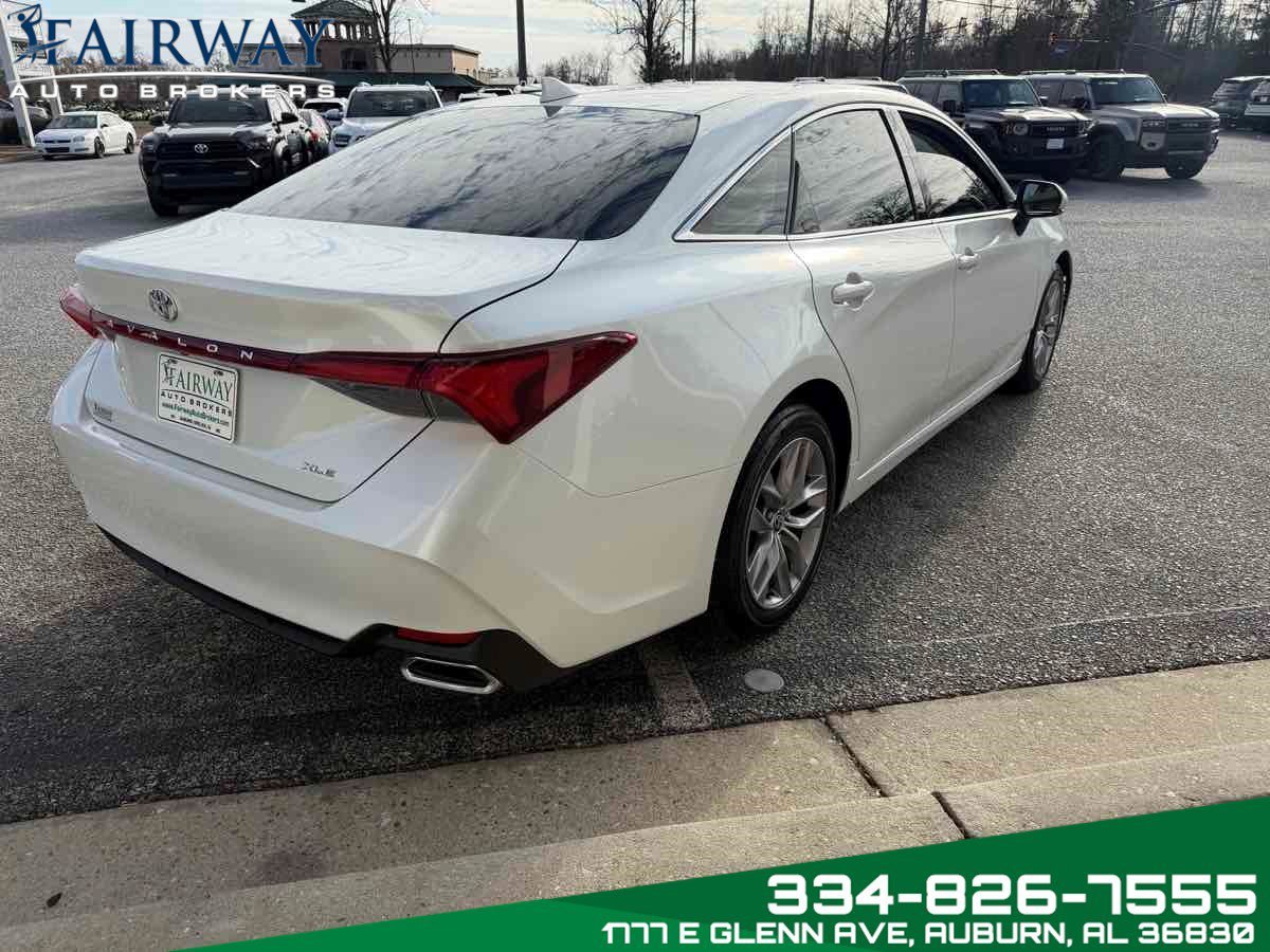 Used 2022 Toyota Avalon XLE image 6