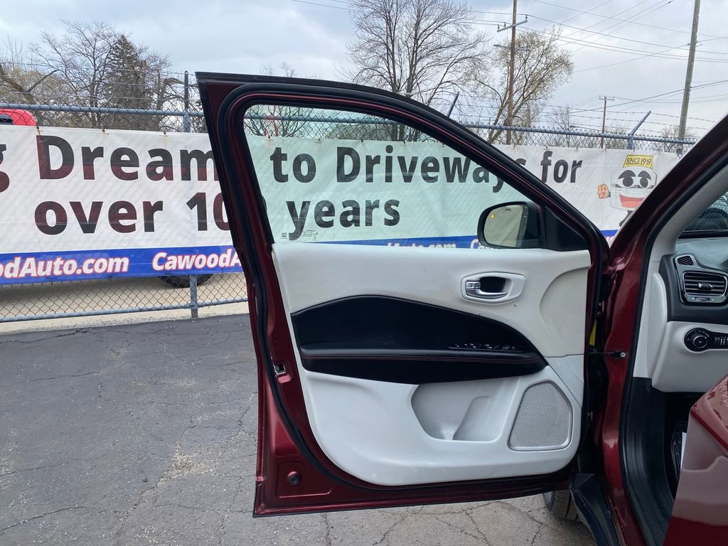 Used 2021 Jeep Compass Limited image 12