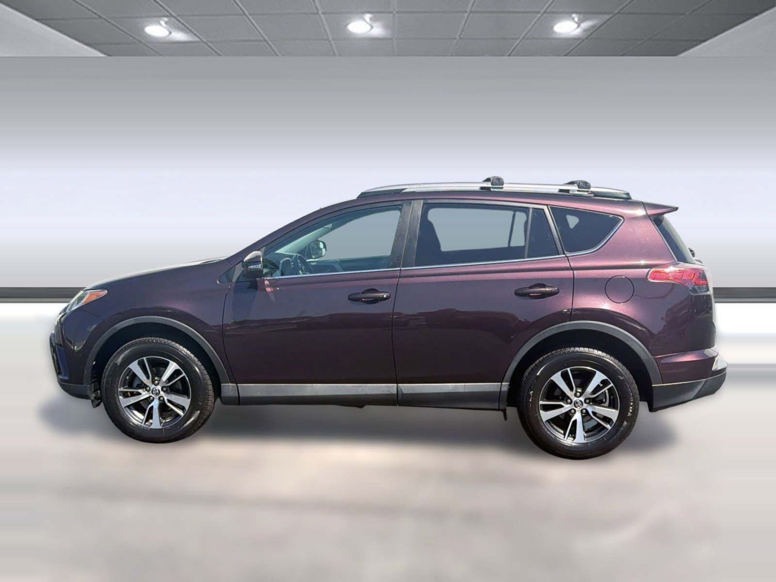 Used 2017 Toyota RAV4 XLE image 2